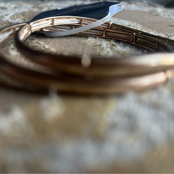 Elegant Gold Bangle Stretch Bracelets (2) - Picture 9 of 15